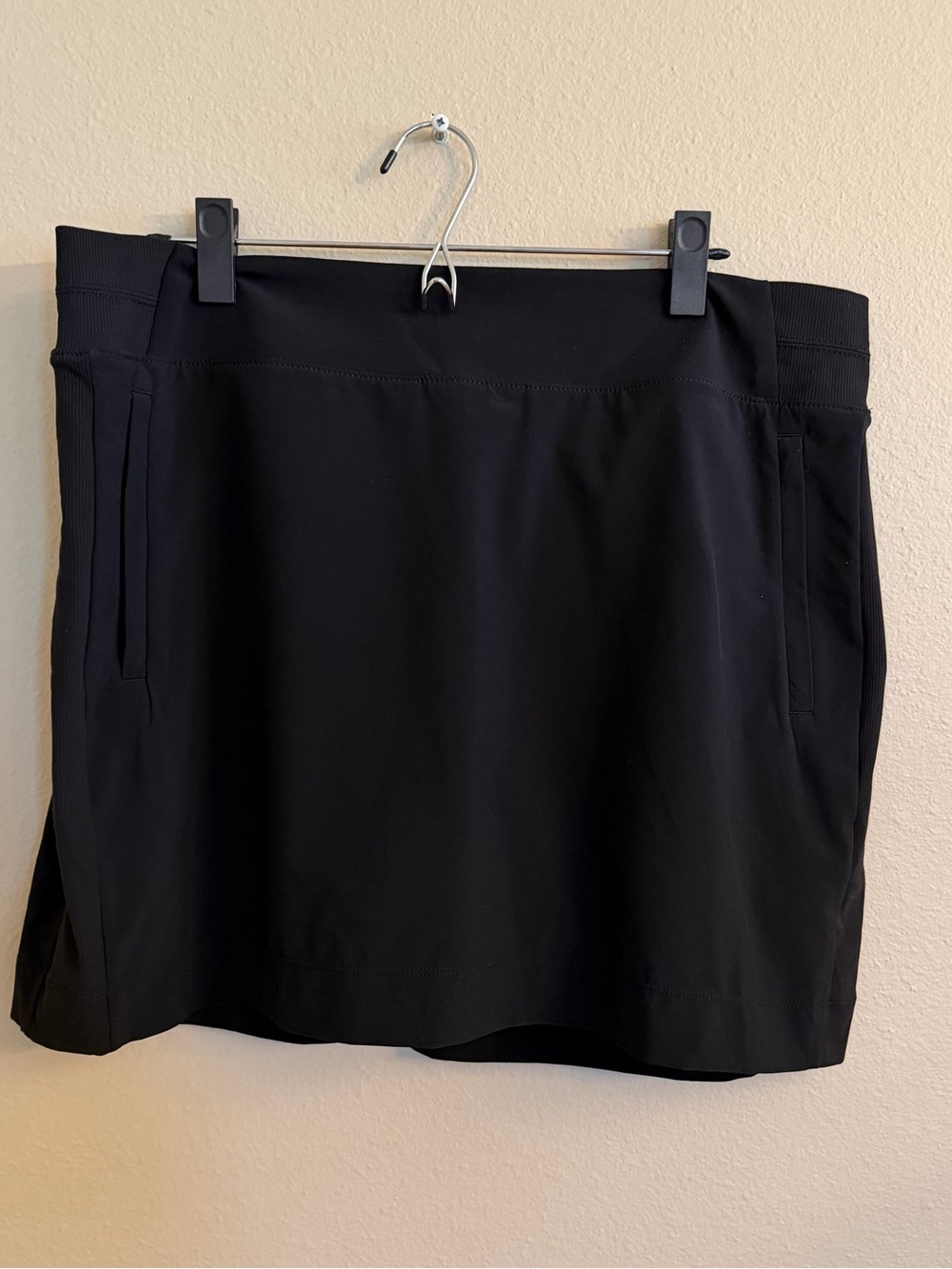 Athleta Black Brooklyn High-Rise 15.5” Skort with Side Pockets -Size 16